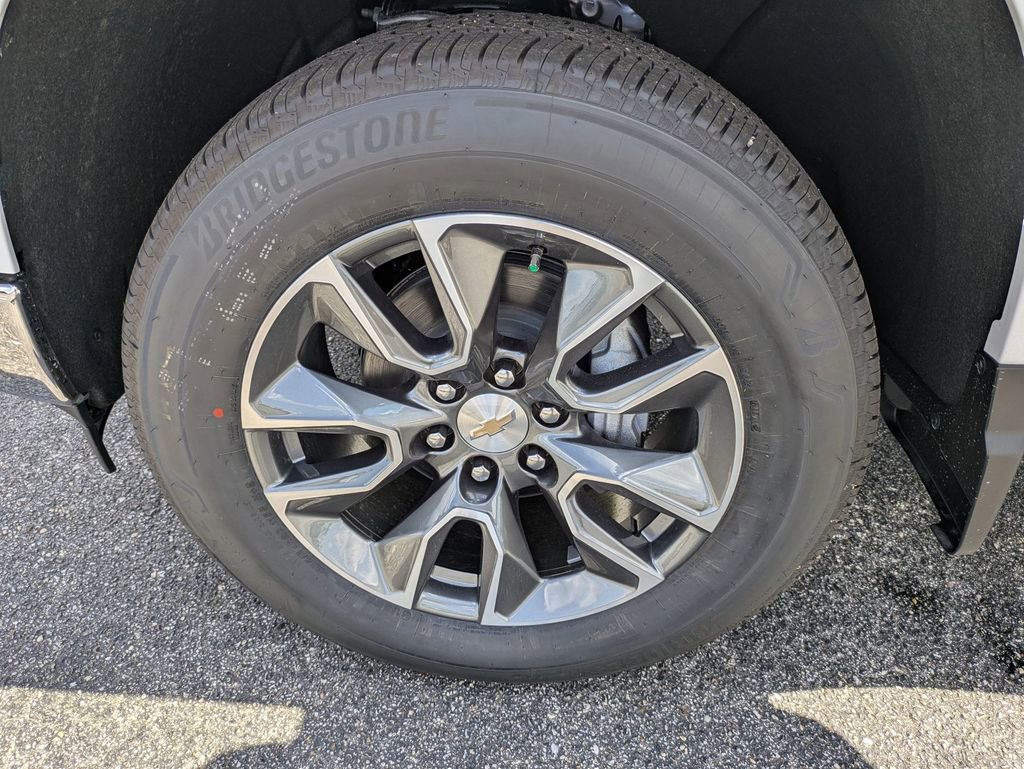 2025 Chevrolet Silverado 1500 LT photo 9