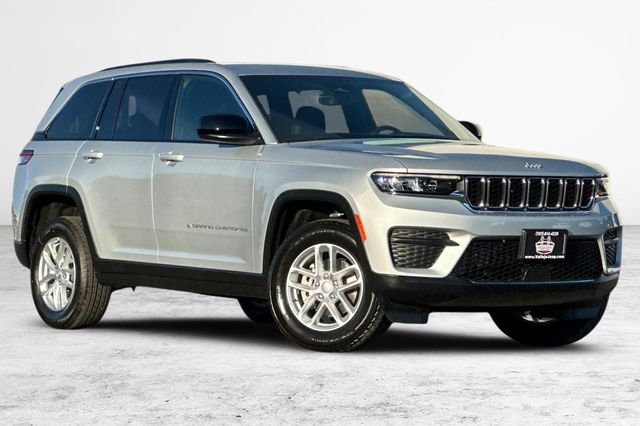 2025 Jeep Grand Cherokee Laredo X photo 2