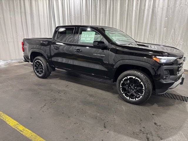 2026 Chevrolet Colorado Z71 photo 2