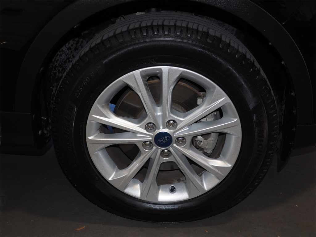 Used 2018 Black Ford SEL image 16