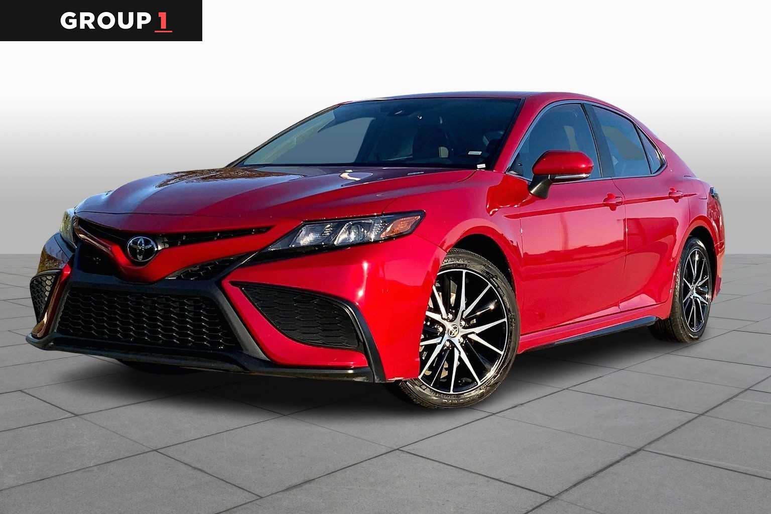 2024 Toyota Camry SE's photo