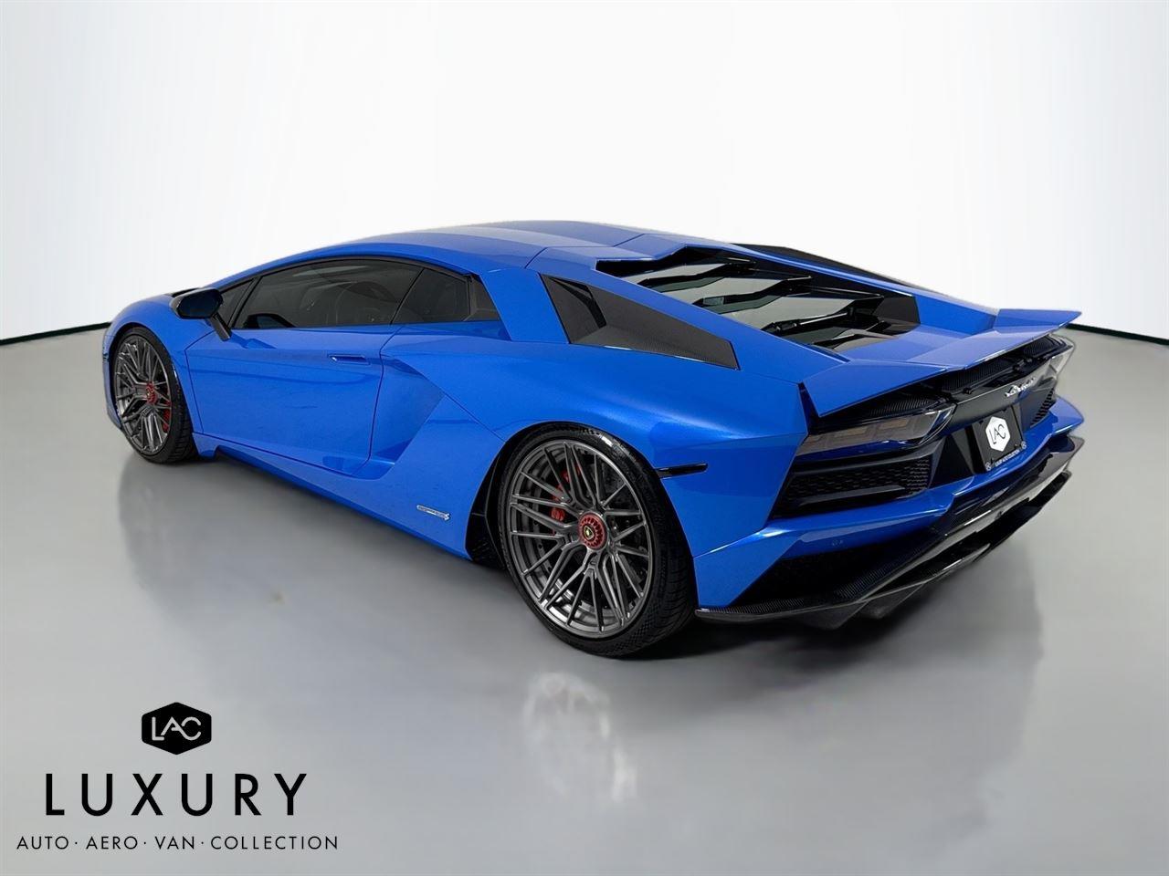 2018 Lamborghini Aventador LP 740-4 S photo 6