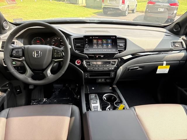 2025 Honda Ridgeline Black Edition photo 18