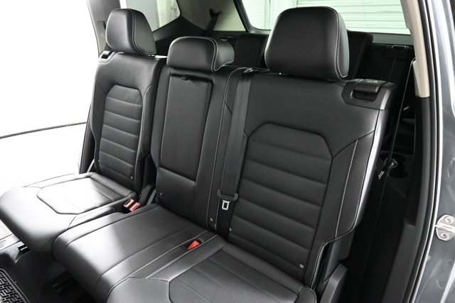 2025 Volkswagen Atlas SEL photo 12