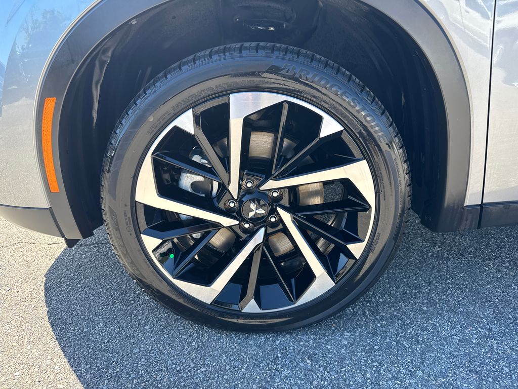 2024 Mitsubishi Outlander SE photo 9