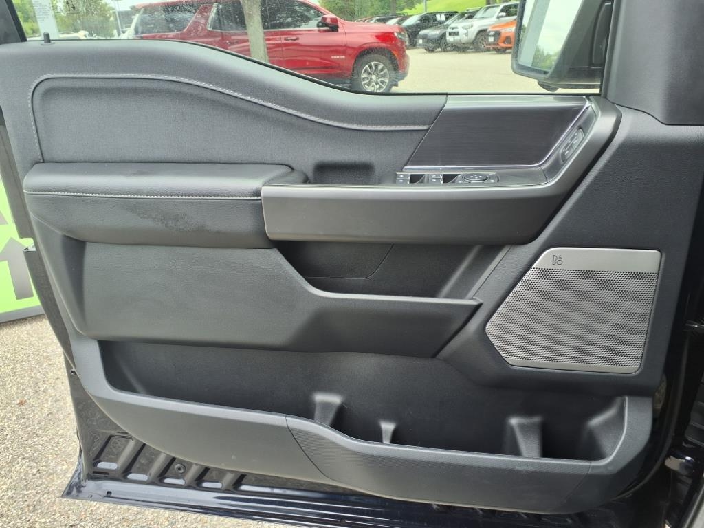2025 Ford F-150 Lariat photo 12