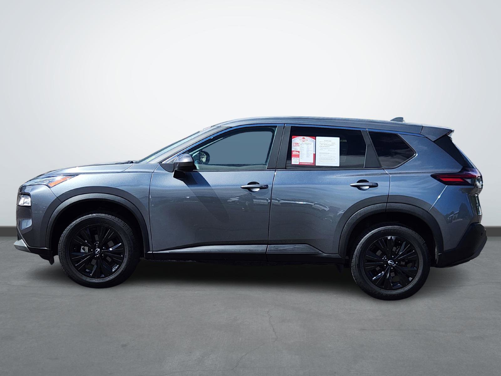 2023 Nissan Rogue SV photo 2