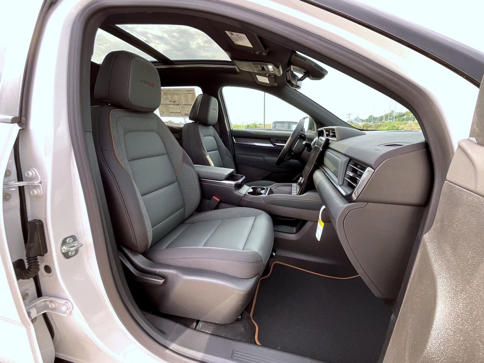 2026 Gmc Terrain AT4 photo 4