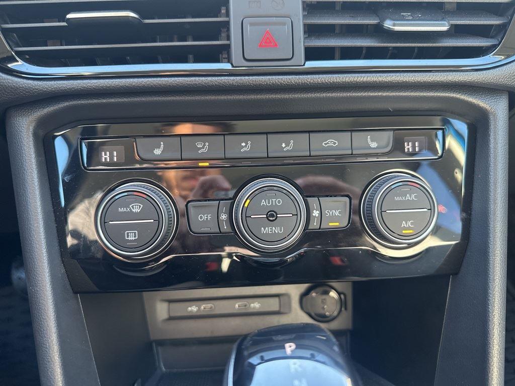2024 Volkswagen Taos SE photo 13