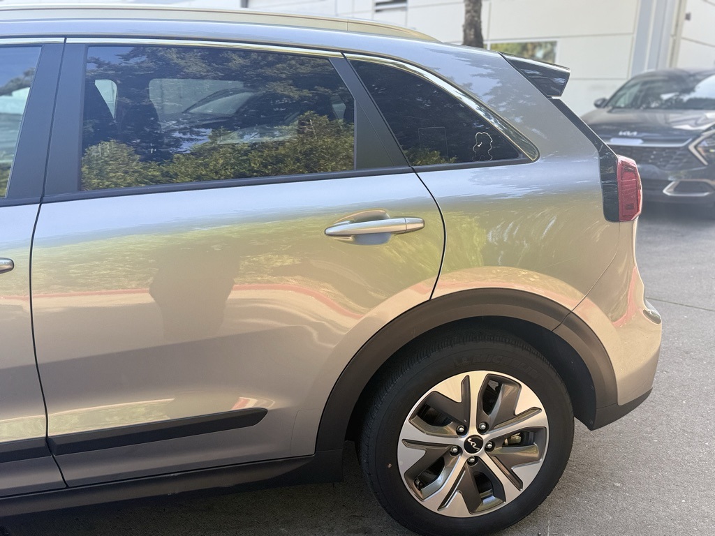 2022 Kia Niro EV EX photo 3