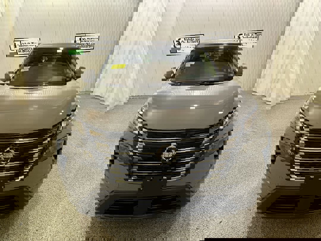 2026 Nissan Rogue SV photo 2