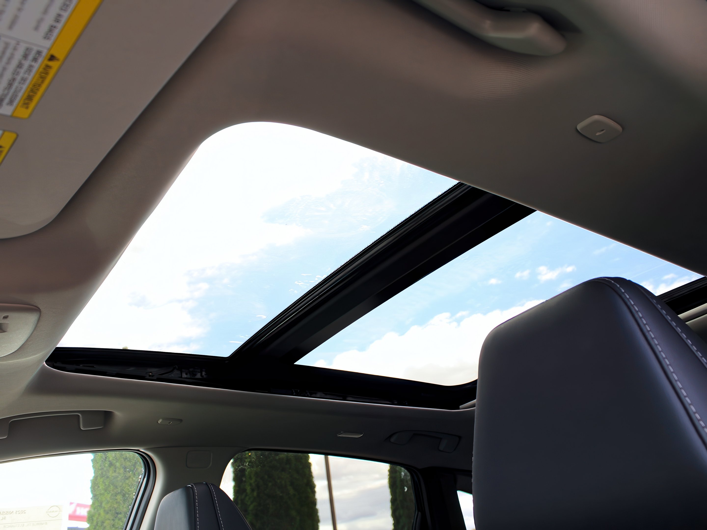 2025 Nissan Murano SL photo 23