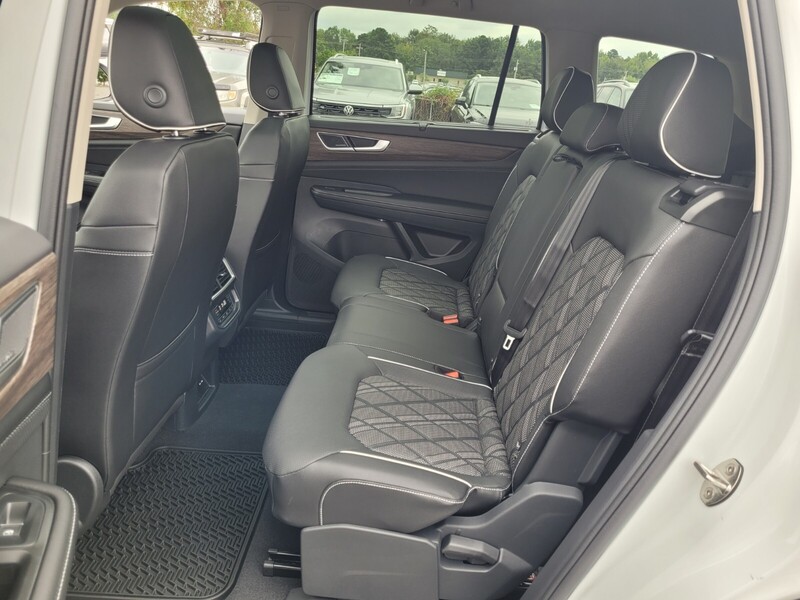 2026 Volkswagen Atlas SEL Premium R-Line photo 4