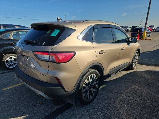 2020 Ford Escape Titanium Hybrid photo 3
