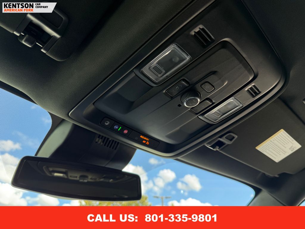 2025 Gmc Yukon XL AT4 photo 28