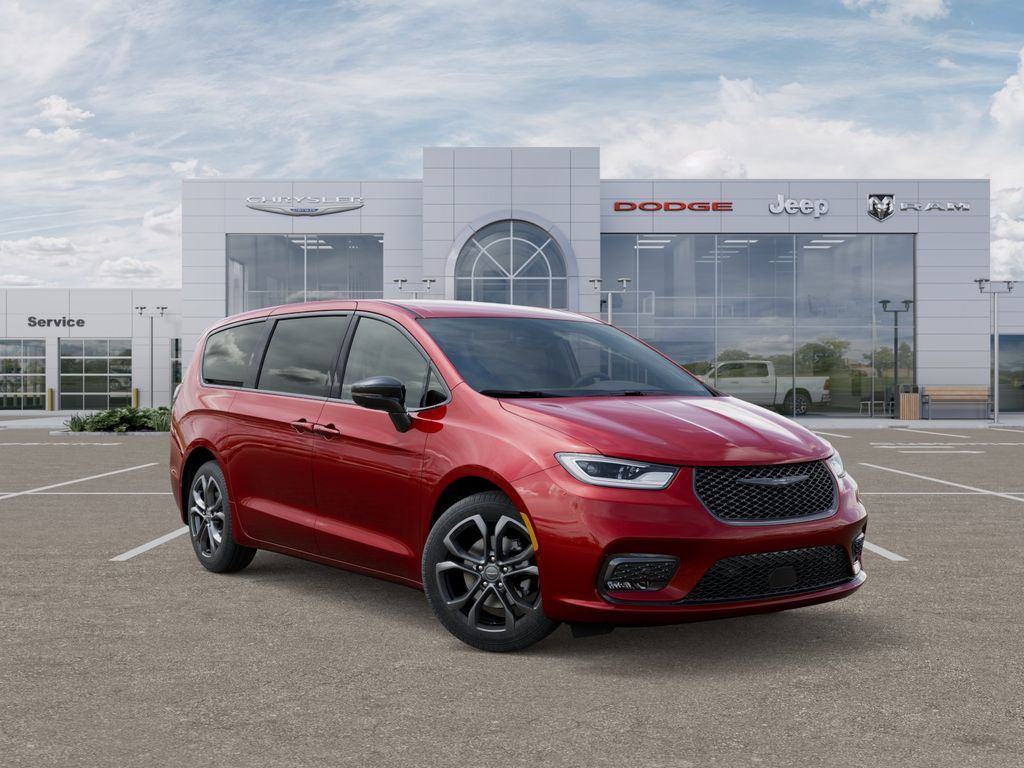 2026 Chrysler Pacifica photo 3