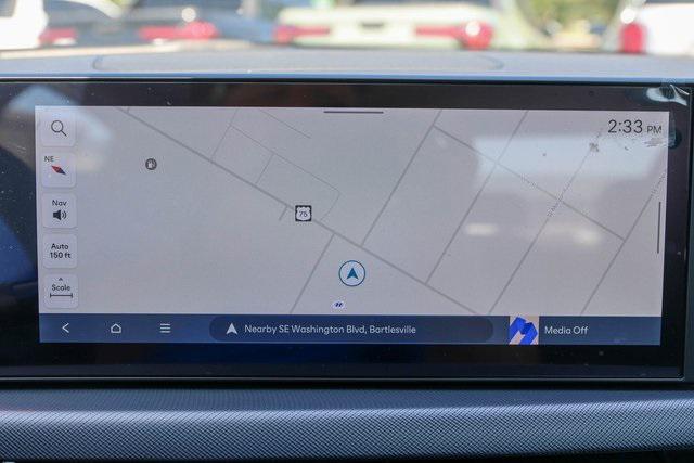 New 2025 Silver Hyundai SEL Convenience image 18