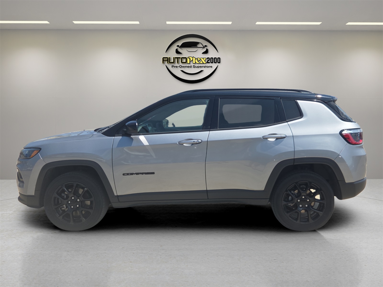 2024 Jeep Compass Latitude photo 3