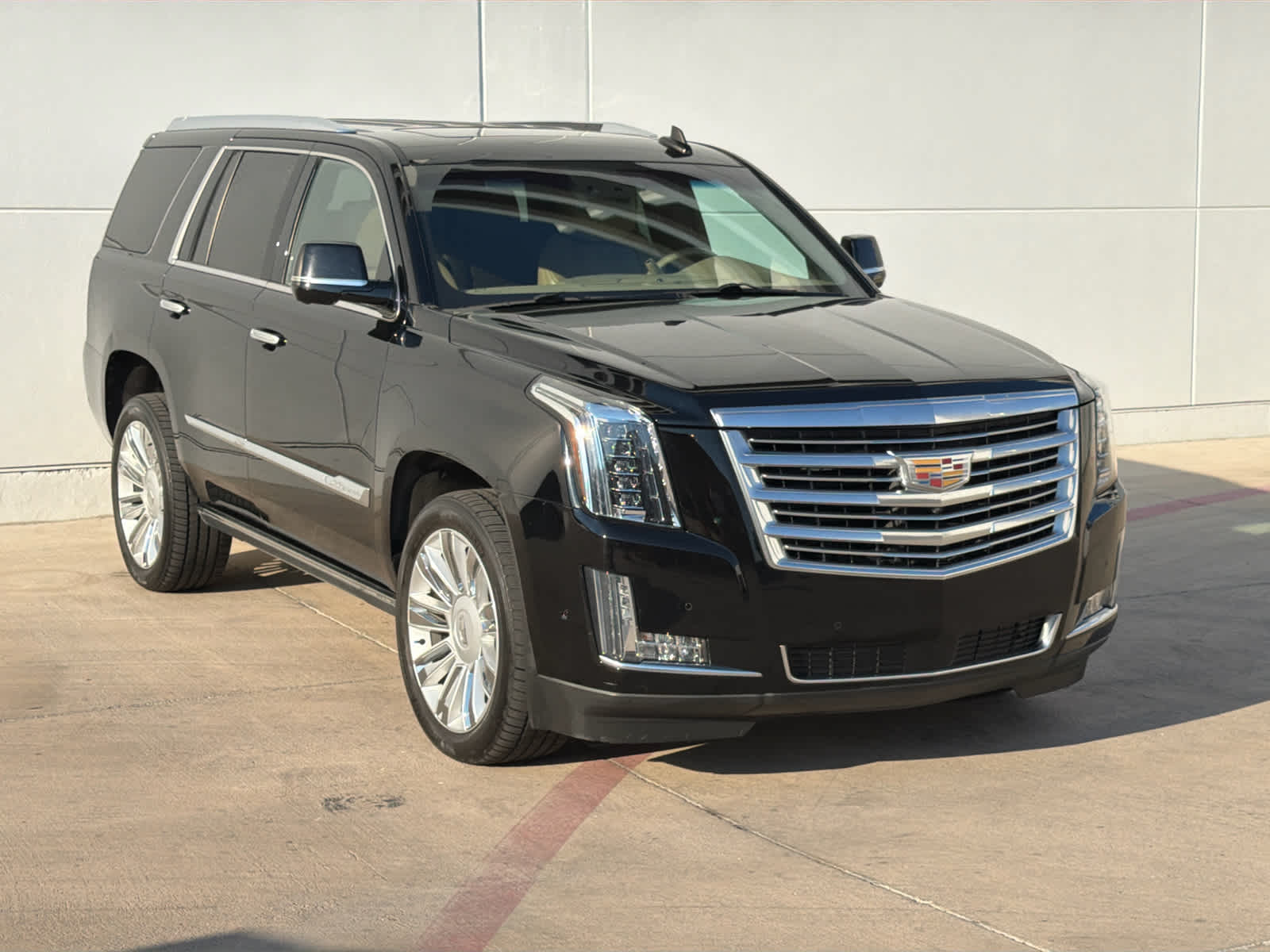 2018 Cadillac Escalade Platinum photo 2