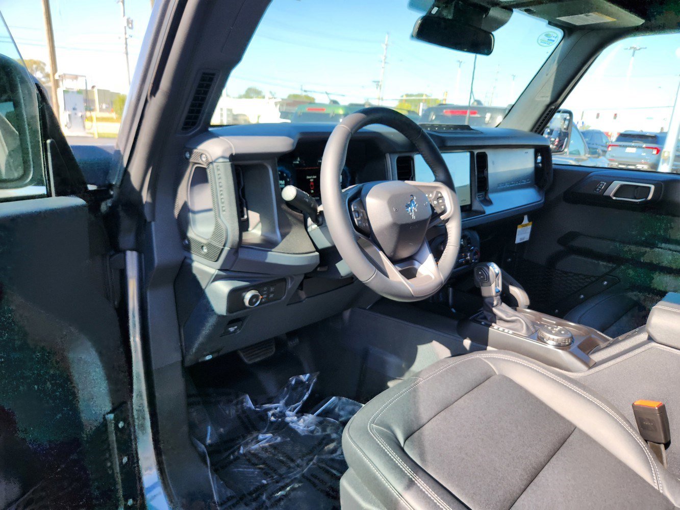 2025 Ford Bronco Badlands photo 2