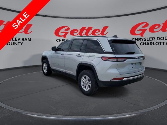 2025 Jeep Grand Cherokee Laredo photo 6