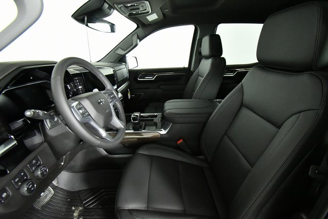 2026 Chevrolet Silverado 1500 RST photo 2