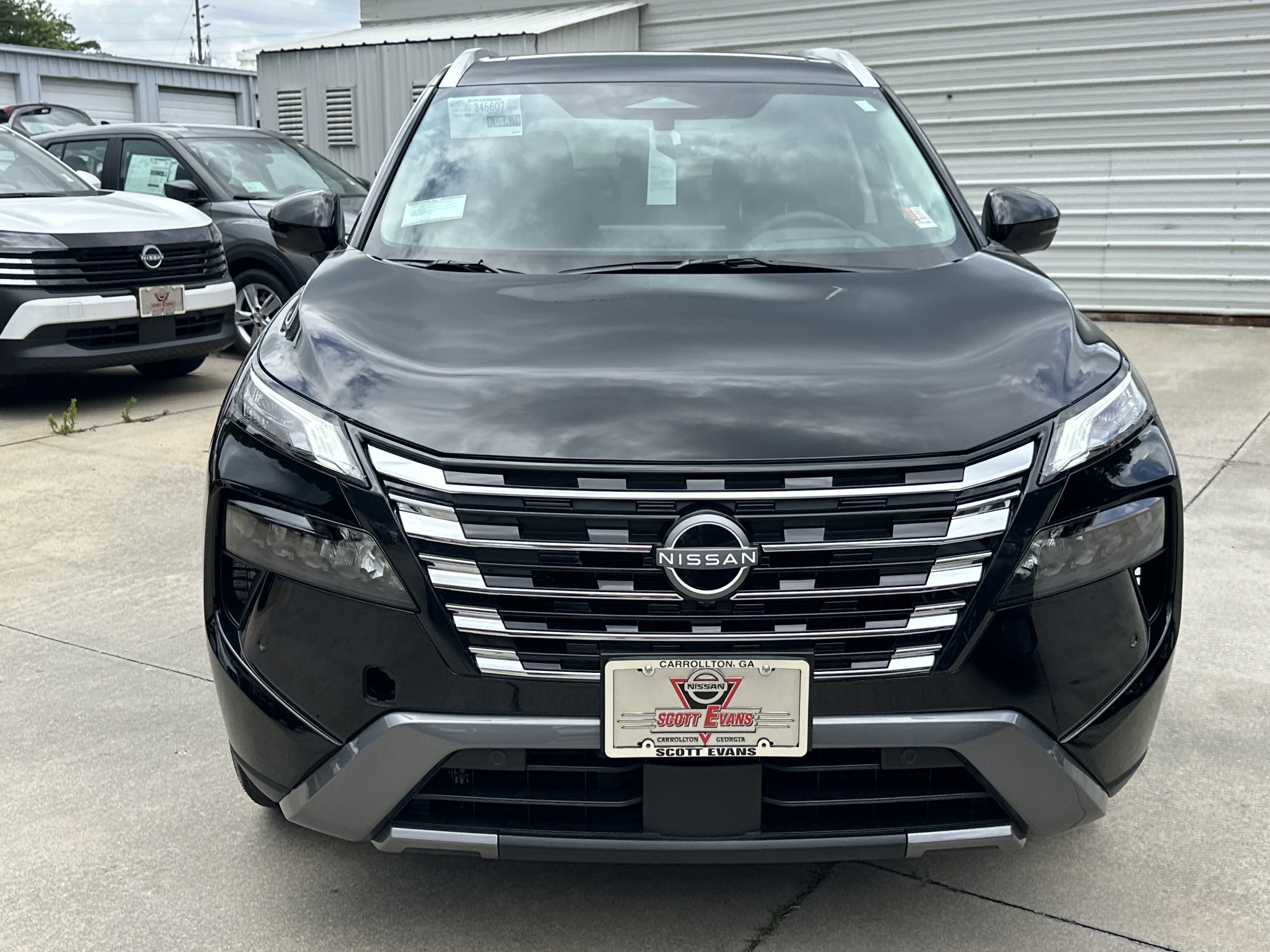 2025 Nissan Rogue SL photo 2