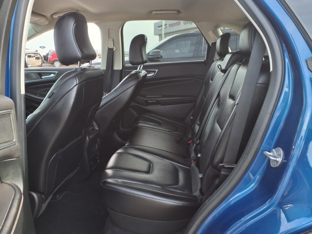 2022 Ford Edge Titanium photo 11