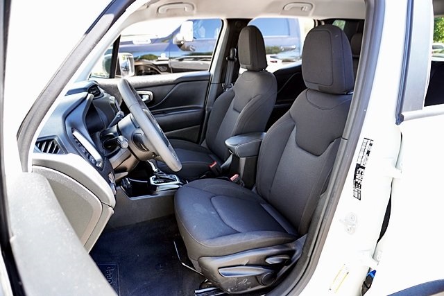 2023 Jeep Renegade Latitude Upland photo 14
