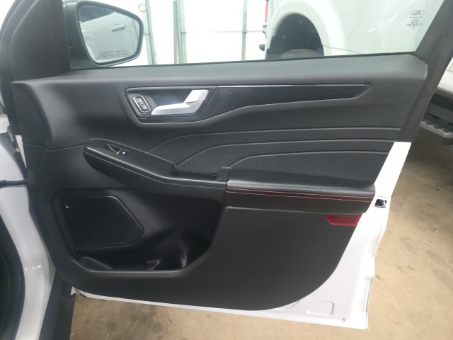 2023 Ford Escape ST-Line photo 3