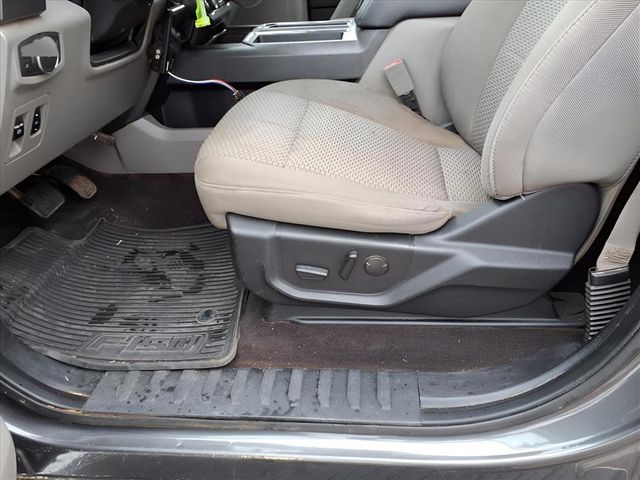 2019 Ford F-150 XLT photo 17