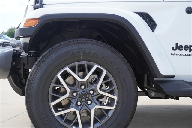 2025 Jeep Wrangler Sahara photo 2