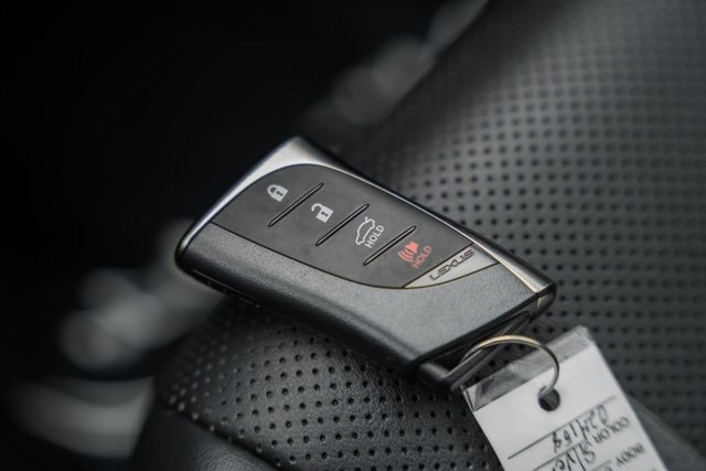 2022 Lexus ES 300h photo 36
