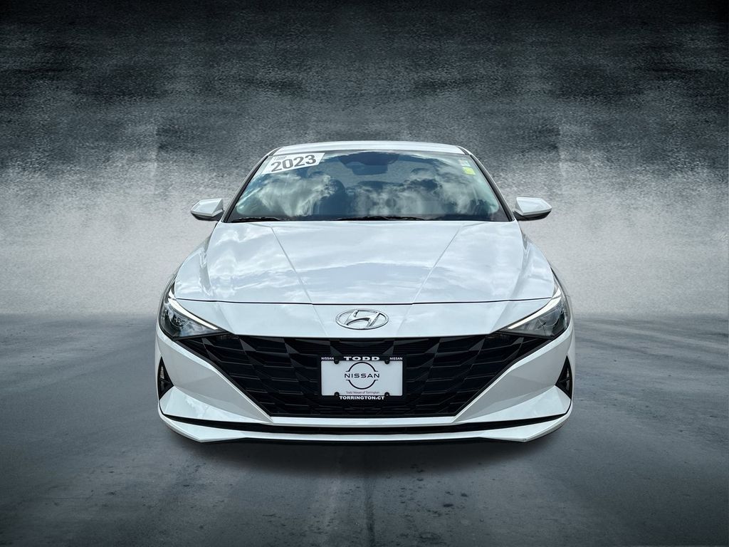 2023 Hyundai Elantra SEL photo 6