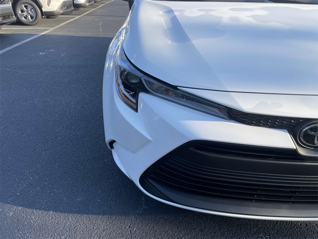 2025 Toyota Corolla LE photo 11