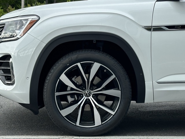 2026 Volkswagen Atlas SEL Premium R-Line photo 2