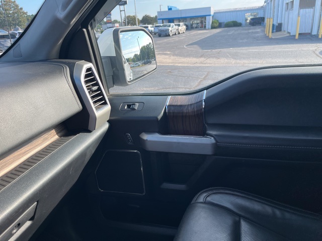 2020 Ford F-150 Lariat photo 27