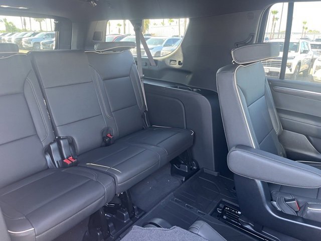 2025 Chevrolet Suburban Premier photo 18
