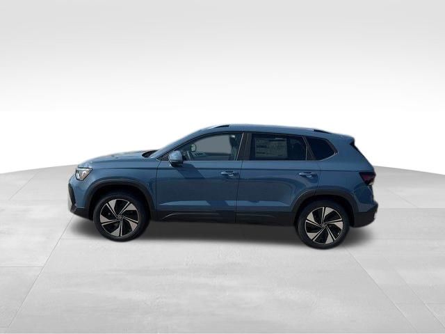 2025 Volkswagen Taos SE photo 4