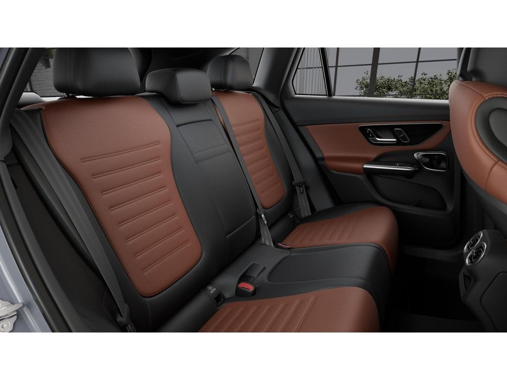 2025 Mercedes Benz GLC 300 4MATIC photo 4