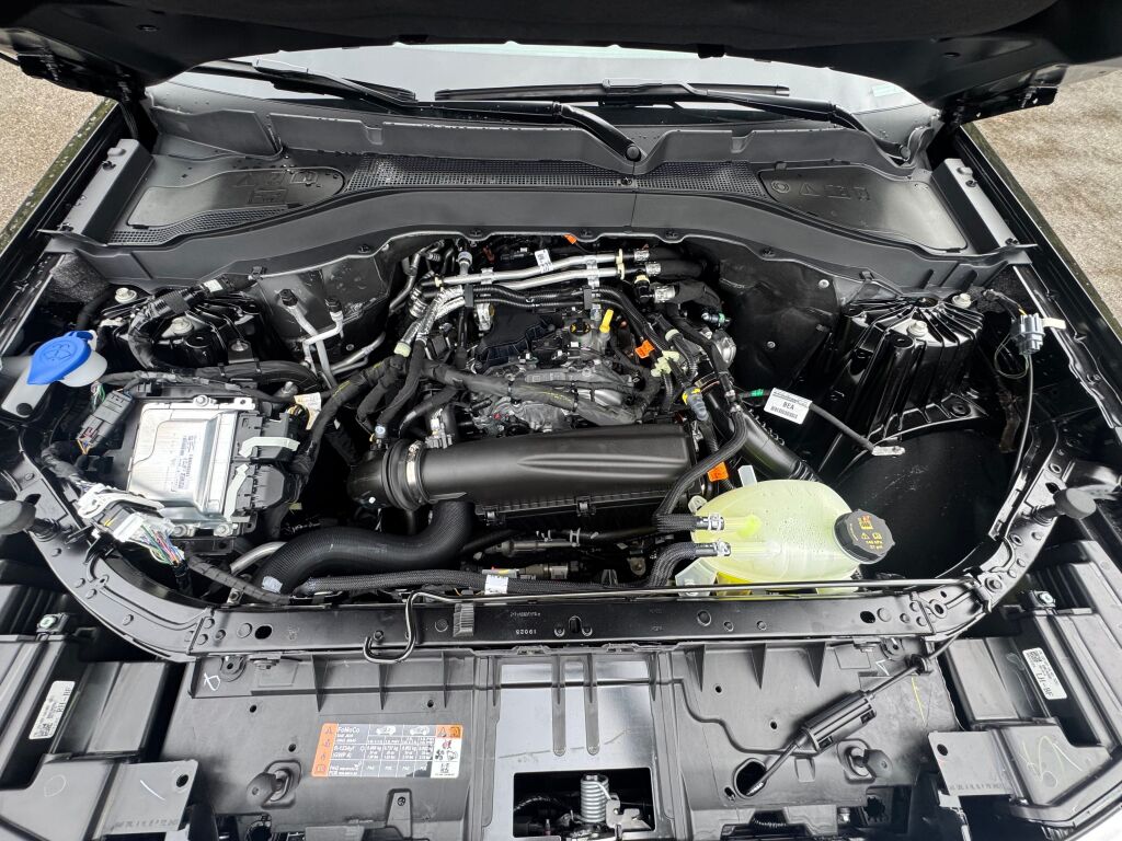 2025 Ford Explorer photo 15
