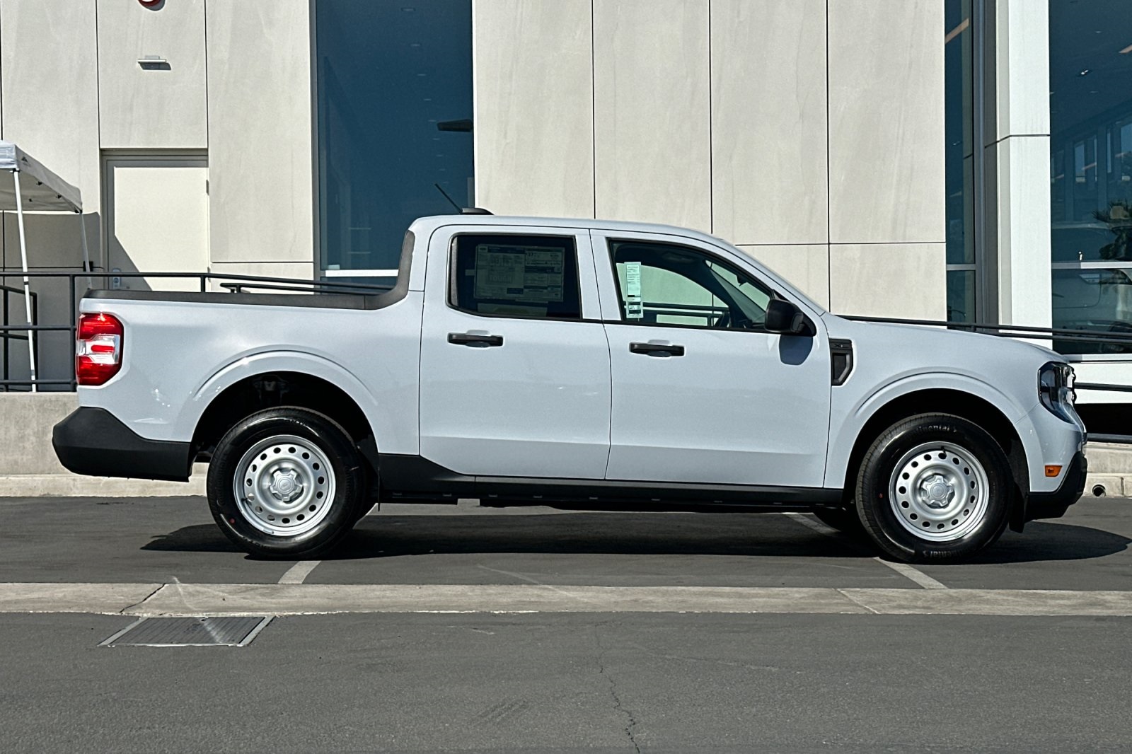 2025 Ford Maverick XL photo 2