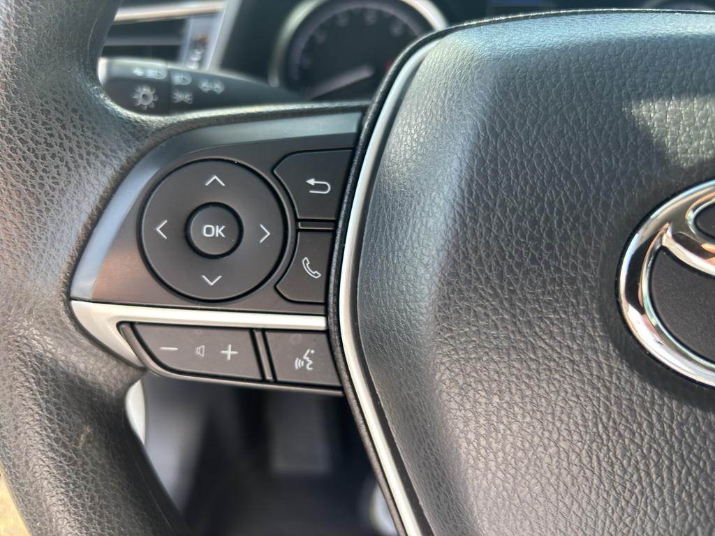 2022 Toyota Camry LE photo 8