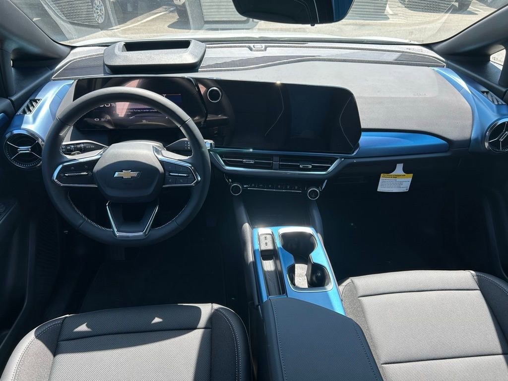 2025 Chevrolet Equinox EV 1LT photo 9
