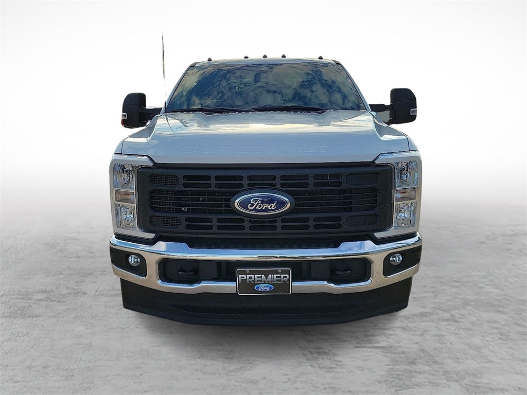 2024 Ford F-350 XL photo 3