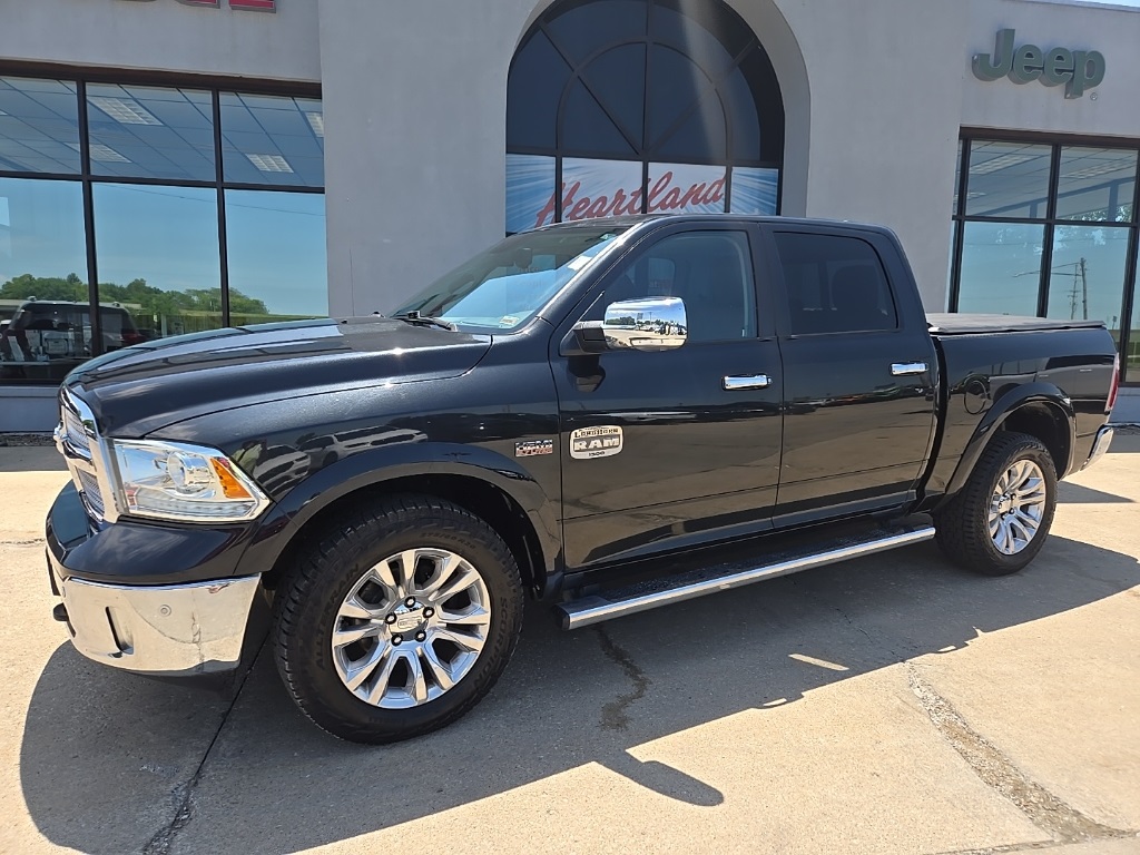 2017 Ram 1500 Laramie photo 3