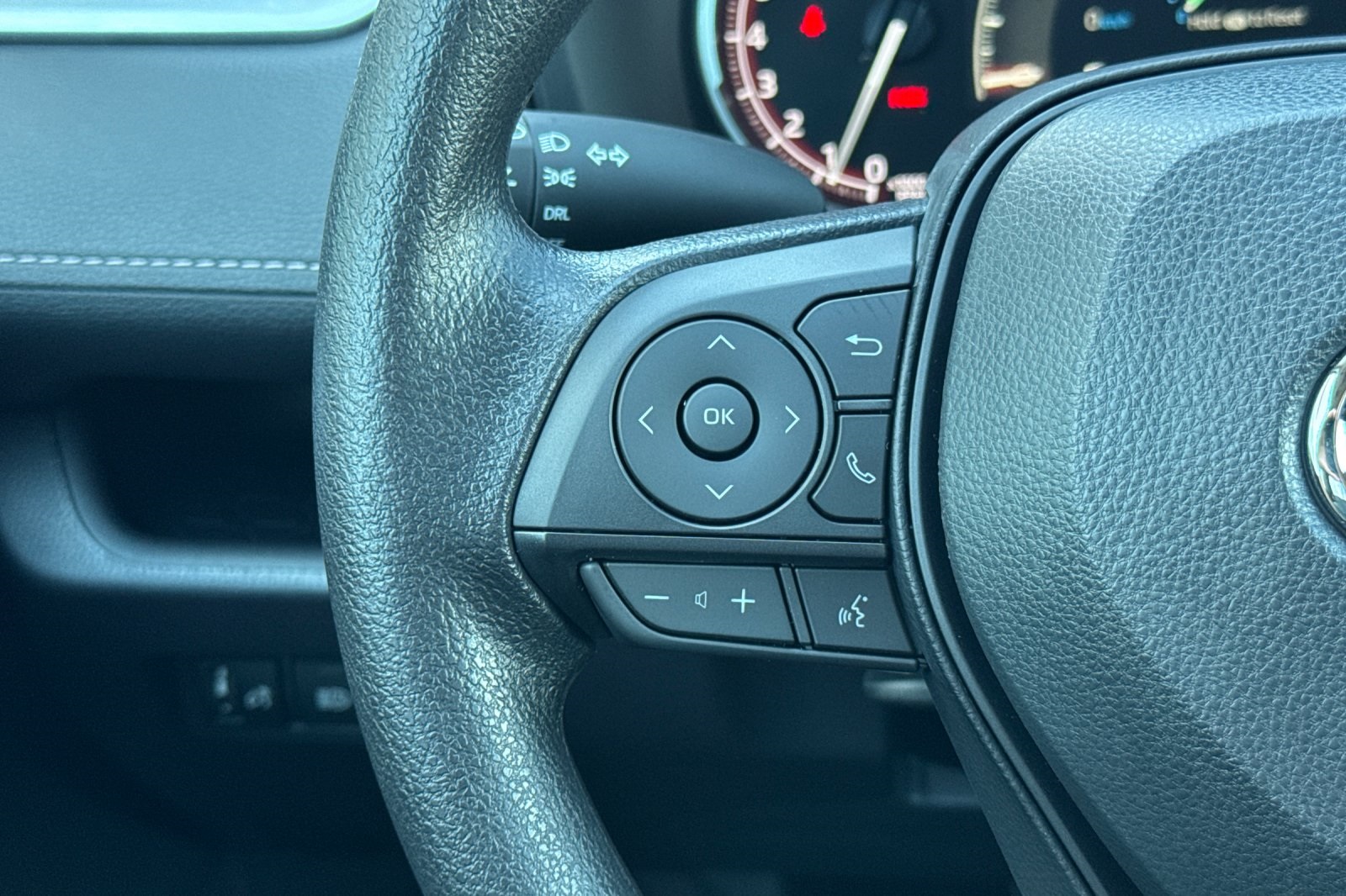 2025 Toyota RAV4 LE photo 20