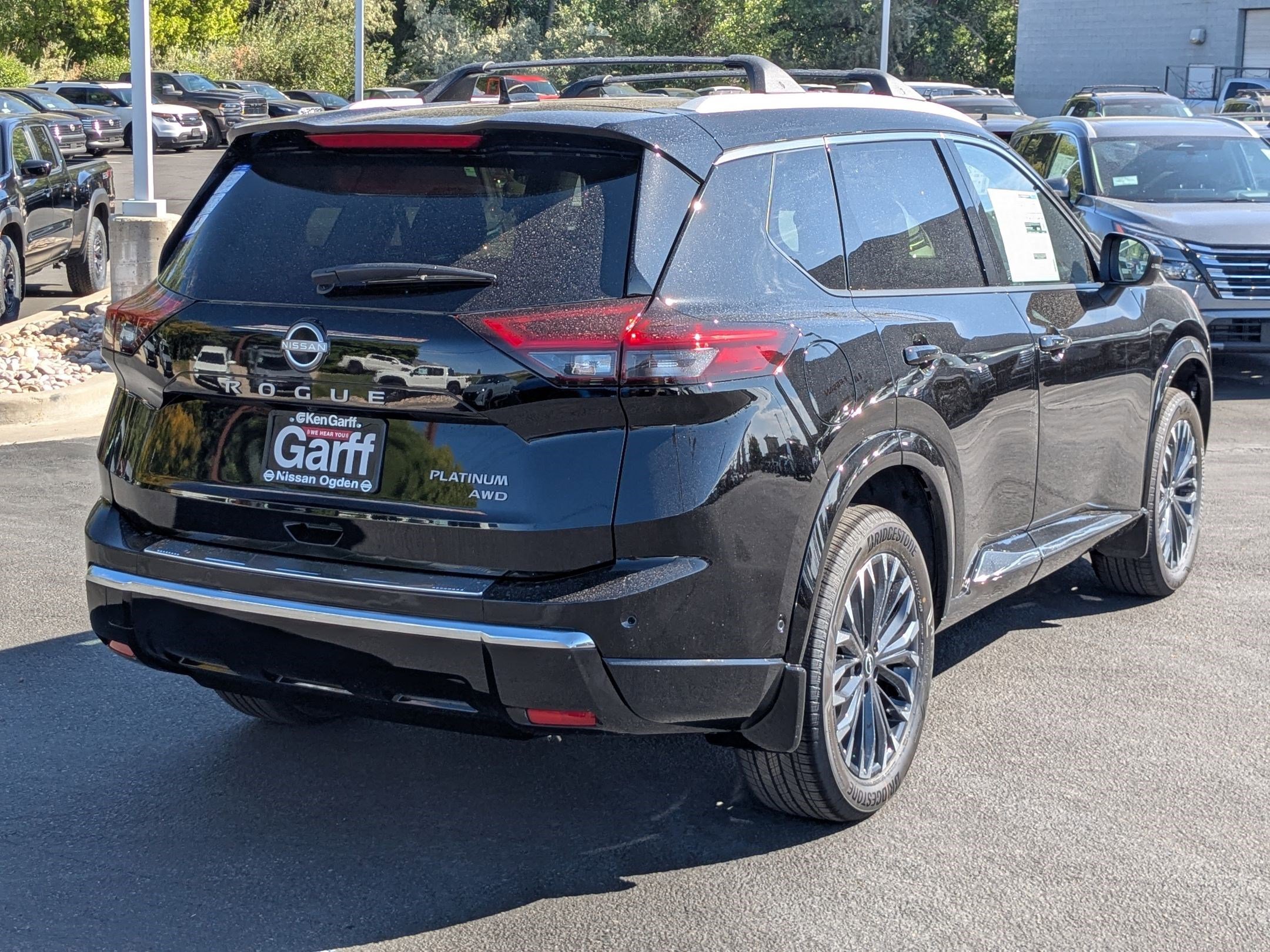 2026 Nissan Rogue Platinum photo 2