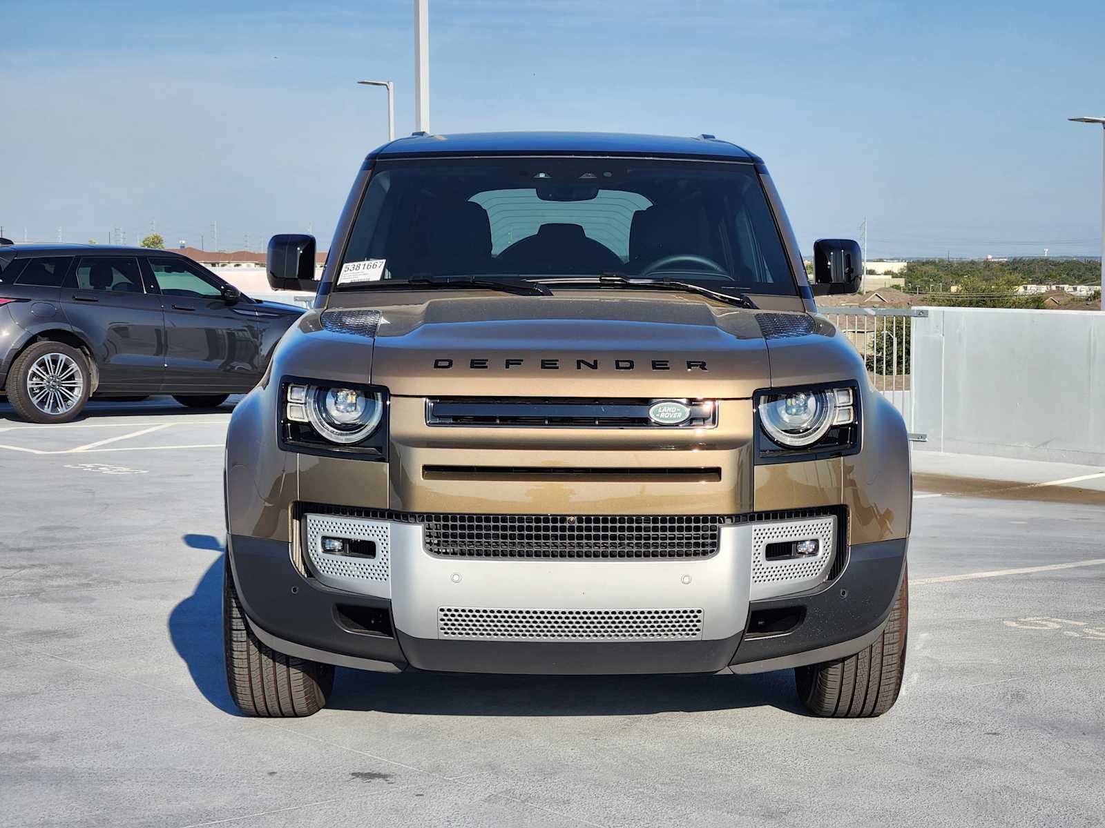 2025 Land Rover Defender 110 S photo 3
