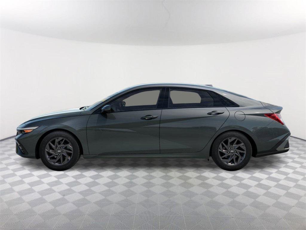 2025 Hyundai Elantra Hybrid Blue photo 2